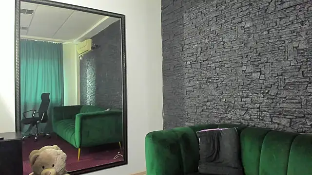 DiamondMilff online show from March 21, 8:19 am