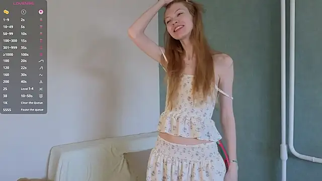 Snapshot of SunnyLeia chatting on March 24, 7:35 am SunnyLeia online show from March 24, 7:35 am