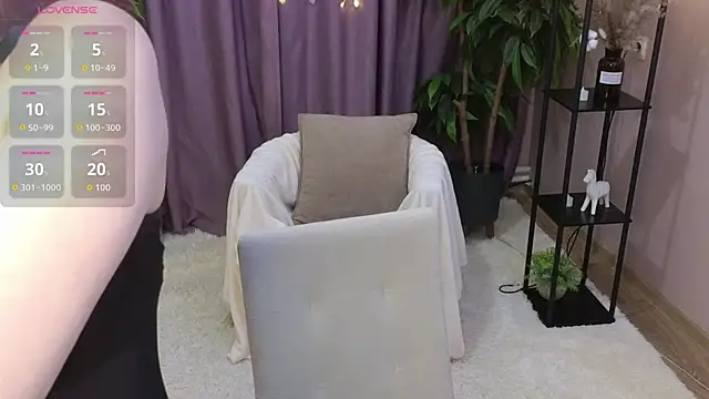 BlondeLina online show from April 22, 5:43 am