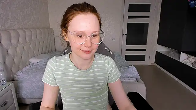 Snapshot of NikiCozy chatting on March 29, 11:32 am NikiCozy online show from March 29, 11:32 am