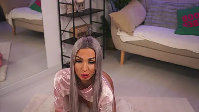 ArianaXO  online show from April 18, 6:17 am