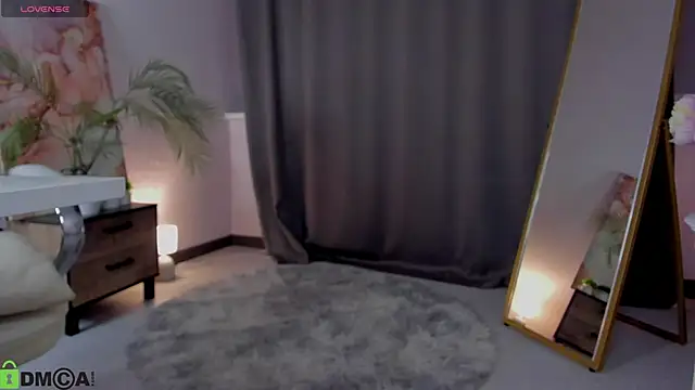 LeticiaRomano online show from April 11, 4:06 am