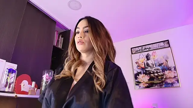 Snapshot of Katalina_Alvarezz chatting on June 11, 7:12 pm Katalina Alvarezz online show from June 11, 7:12 pm