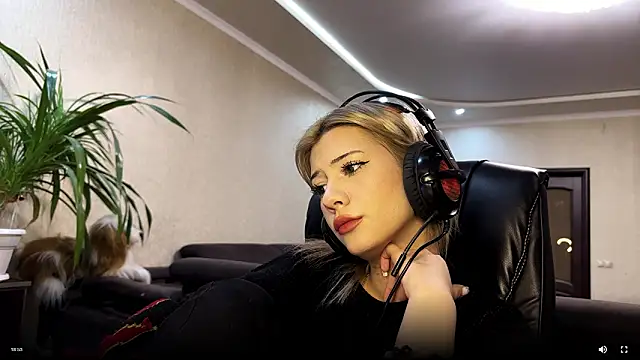 annie1handsome online show from March 17, 5:49 pm