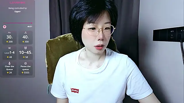 Snapshot of lin_lin_520_520 chatting on May 27, 5:26 am lin lin 520 520 online show from May 27, 5:26 am