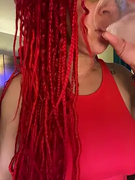 RealJuicieJean online show from March 29, 9:31 am