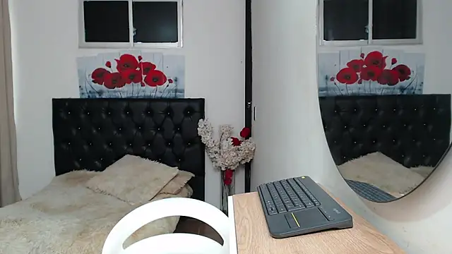 Snapshot of Tamar4_f00x chatting on May 7, 12:54 pm Tamar4 f00x online show from May 7, 12:54 pm