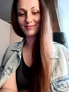 Snapshot of LunaCrystall chatting on April 4, 4:15 pm LunaCrystall online show from April 4, 4:15 pm