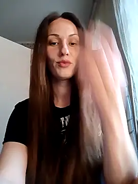 Snapshot of LunaCrystall chatting on April 5, 4:04 pm LunaCrystall online show from April 5, 4:04 pm
