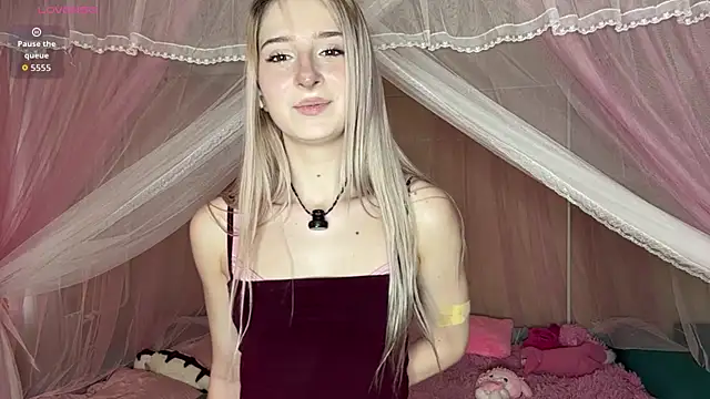 OnlyEva1 online show from May 4, 8:10 am