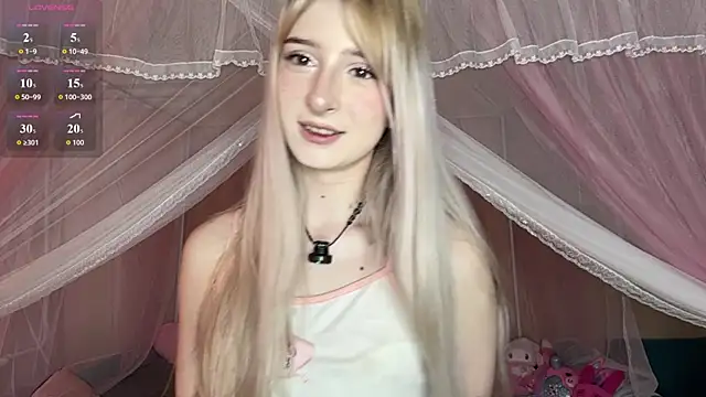 Snapshot of OnlyEva1 chatting on June 6, 8:41 am OnlyEva1 online show from June 6, 8:41 am