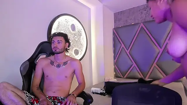 Snapshot of Wolf_Kitty chatting on April 1, 1:41 pm Wolf Kitty online show from April 1, 1:41 pm