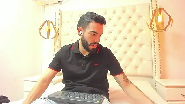 JEAN LEWIS2 online show from April 21, 7:28 pm