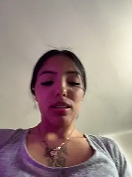 sylphiee  online show from March 26, 5:29 pm