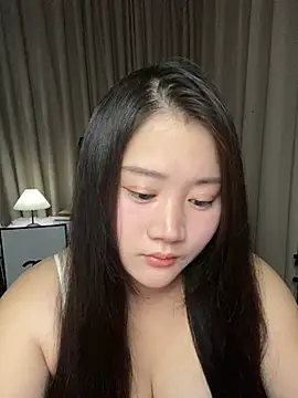 Snapshot of sisibaby20266 chatting on April 13, 8:20 am sisibaby20266 online show from April 13, 8:20 am