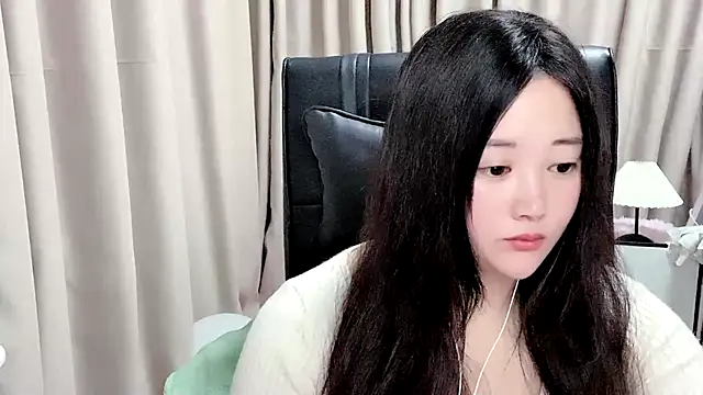 Snapshot of sisibaby20266 chatting on April 24, 1:46 pm sisibaby20266 online show from April 24, 1:46 pm