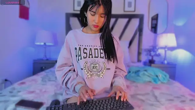 Violettaa Stone online show from March 21, 3:33 am