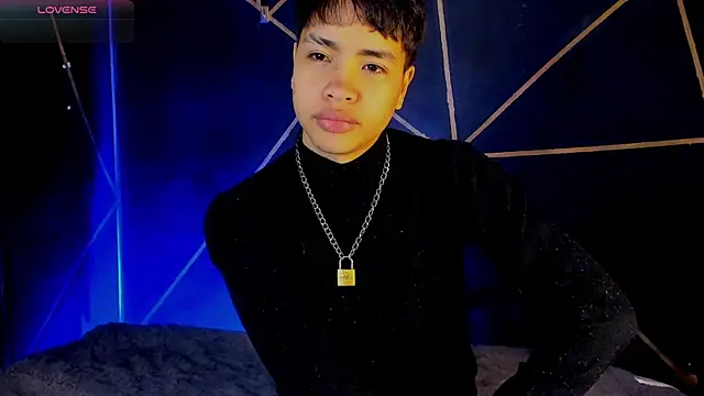 Snapshot of Lee_Colee chatting on April 30, 11:31 pm Lee Colee online show from April 30, 11:31 pm