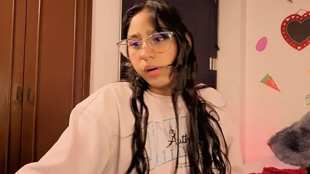 PaulaCutexs online show from April 12, 4:50 am