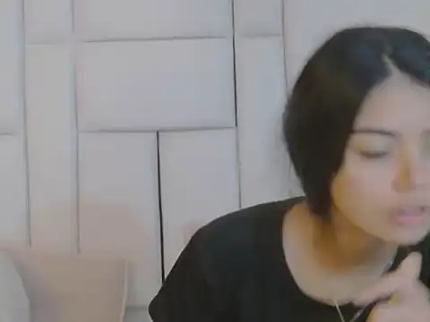 AnnieDesire online show from June 19, 5:56 am