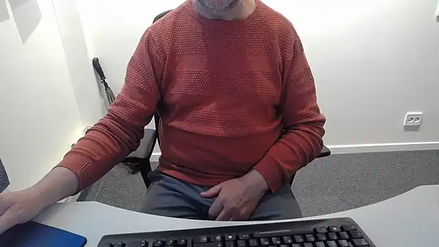Snapshot of Buggemann chatting on May 26, 3:13 am Buggemann online show from May 26, 3:13 am