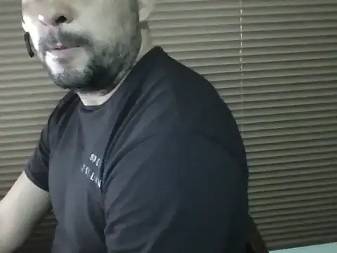 Snapshot of Sergiomachine69 chatting on June 18, 1:50 am Sergiomachine69 online show from June 18, 1:50 am