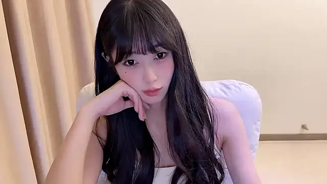 xiaooyee online show from April 12, 1:05 pm
