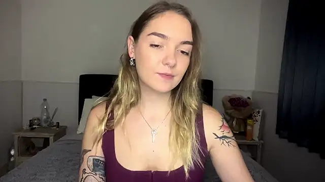 Snapshot of RoxyWet chatting on July 29, 3:10 pm RoxyWet online show from July 29, 3:10 pm