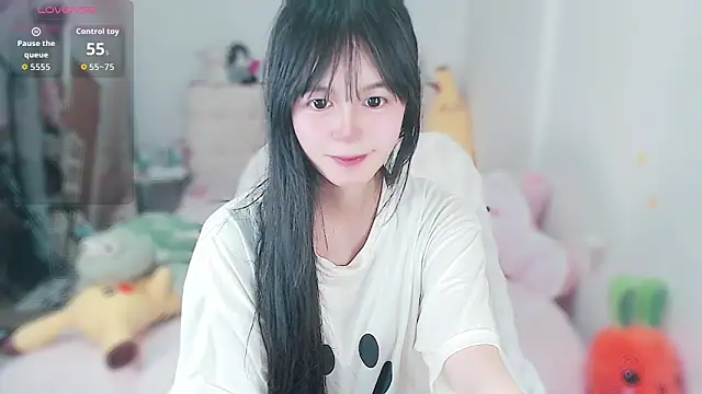 Snapshot of Rabbit1320 chatting on May 17, 8:12 am Rabbit1320 online show from May 17, 8:12 am