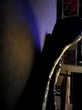 Snapshot of bootslove1 chatting on April 3, 10:19 pm bootslove1 online show from April 3, 10:19 pm