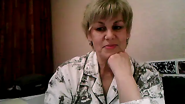 Snapshot of TatkaYang chatting on April 4, 7:33 pm TatkaYang online show from April 4, 7:33 pm