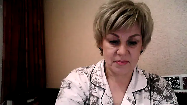 Snapshot of TatkaYang chatting on April 10, 6:56 pm TatkaYang online show from April 10, 6:56 pm