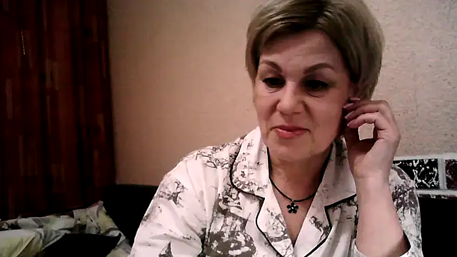 Snapshot of TatkaYang chatting on April 15, 7:21 pm TatkaYang online show from April 15, 7:21 pm