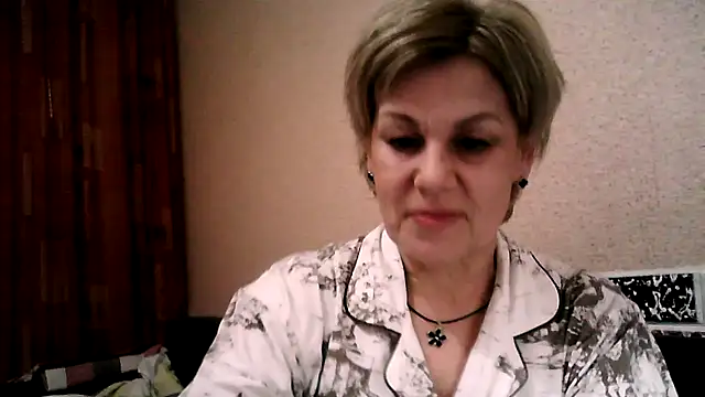 Snapshot of TatkaYang chatting on April 15, 7:58 pm TatkaYang online show from April 15, 7:58 pm