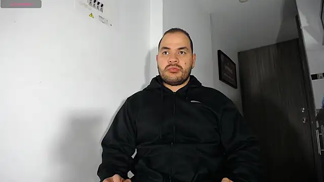 Snapshot of Axel_Dominus chatting on June 23, 10:02 am Axel Dominus online show from June 23, 10:02 am
