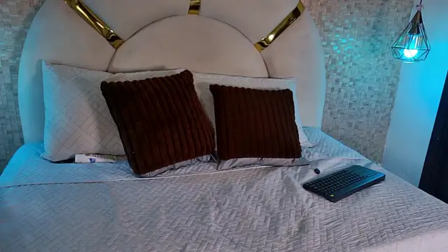 esmeralda sm online show from March 11, 7:42 pm