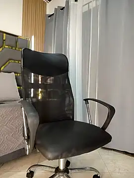 Oliver bigblack cock online show from April 16, 6:09 pm