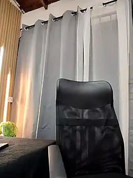 Snapshot of Oliver_bigblack_cock chatting on May 6, 6:02 pm Oliver bigblack cock online show from May 6, 6:02 pm