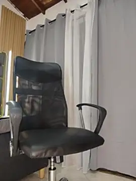 Snapshot of Oliver_bigblack_cock chatting on May 11, 6:27 pm Oliver bigblack cock online show from May 11, 6:27 pm