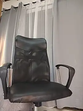 Snapshot of Oliver_bigblack_cock chatting on May 23, 7:07 pm Oliver bigblack cock online show from May 23, 7:07 pm