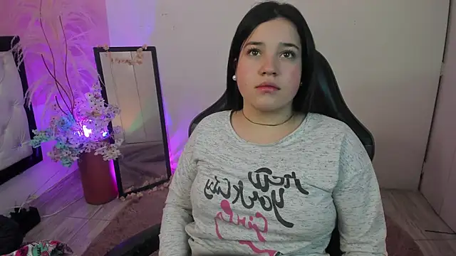 Snapshot of Julieth_Caandy chatting on August 5, 12:30 pm Julieth Caandy online show from August 5, 12:30 pm