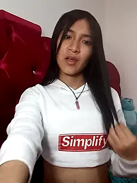 Snapshot of KarolaMendez chatting on April 8, 5:46 pm KarolaMendez online show from April 8, 5:46 pm