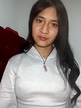 Snapshot of KarolaMendez chatting on May 17, 3:15 am KarolaMendez online show from May 17, 3:15 am