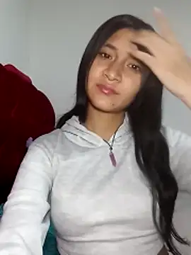 Snapshot of KarolaMendez chatting on May 17, 10:06 pm KarolaMendez online show from May 17, 10:06 pm