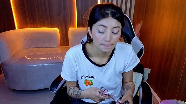 Lia queen tx online show from June 10, 3:07 am
