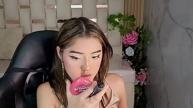 Snapshot of veronicaa_s chatting on May 16, 8:07 pm veronicaa s online show from May 16, 8:07 pm
