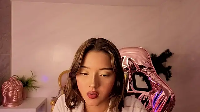 Snapshot of veronicaa_s chatting on June 10, 8:41 pm veronicaa s online show from June 10, 8:41 pm