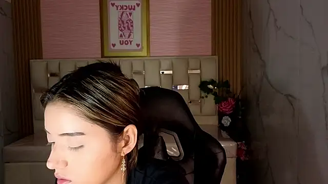 Snapshot of veronicaa_s chatting on June 18, 8:02 pm veronicaa s online show from June 18, 8:02 pm