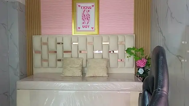 veronicaa s online show from July 7, 8:02 pm