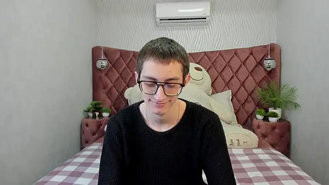 RonBevs online show from April 22, 7:48 pm
